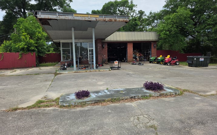 Pictures of Land, Multifamily property located at 3709 W Jackson St, Pensacola, FL 32505 for sales - image #1