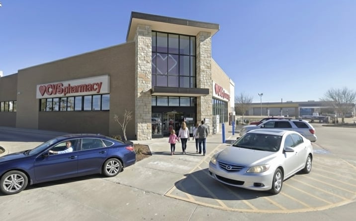 Pictures of Retail property located at 901 E Pioneer Pkwy, Arlington, TX 76010 for sales - image #1