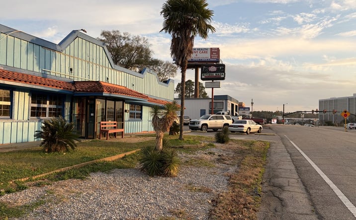 Pictures of Retail property located at 6100, 6104, & 6112 US Highway 49, Hattiesburg, MS 39401 for sales - image #1