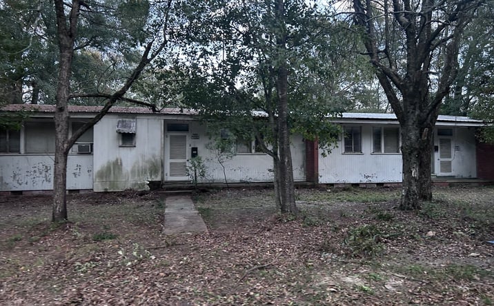 Pictures of Multifamily property located at 220 S 13th Ave, Hattiesburg, MS 39401 for sales - image #1