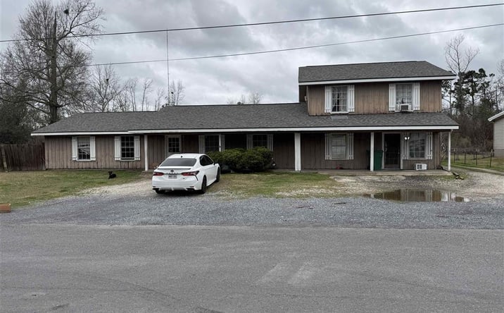 Pictures of Multifamily property located at 812 Lynnwood Avenue, Sulphur, LA 70663 for sales - image #1