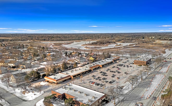 Pictures of Retail property located at 4202 N Arlington Heights Rd, Arlington Heights, IL 60004 for sales - image #1