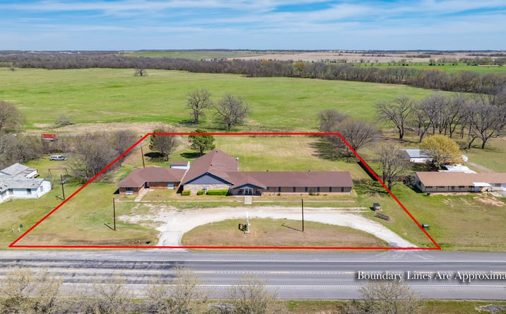 Pictures of Mixed Use, Multifamily, Retail, Special Purpose property located at 3404 N Grand Ave, Gainesville, TX 76240 for sales - image #1