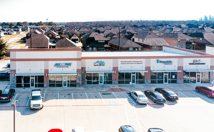 Pictures of Retail property located at 2215 Rollingbrook Dr, Baytown, TX 77521 for sales - image #1