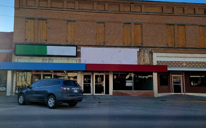 Pictures of Office property located at 125 S Main St., Smith Center, KS 66967 for sales - image #1