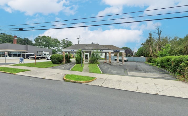 Pictures of Retail property located at 223 E King St, Littlestown, PA 17340 for sales - image #1