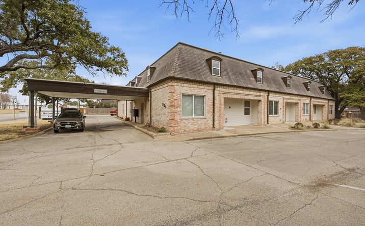 Pictures of Multifamily property located at 701 N New Rd, Waco, TX 76710 for sales - image #1