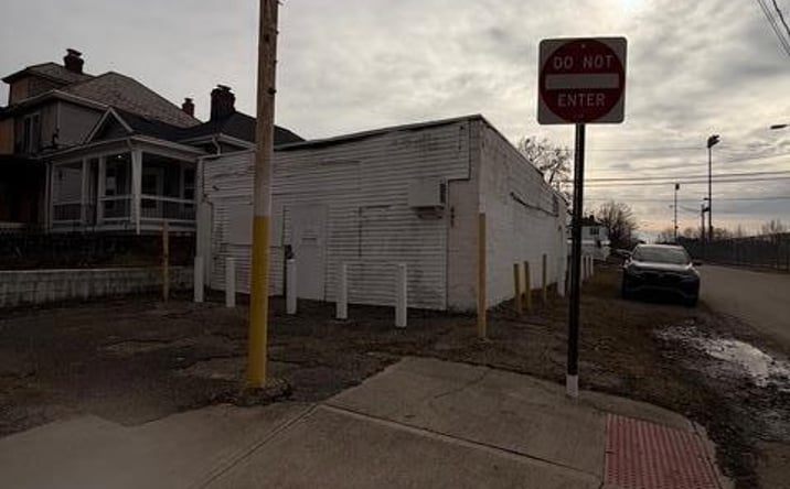 Pictures of Retail property located at 691 Stewart Avenue, Columbus, OH 43206 for sales - image #1