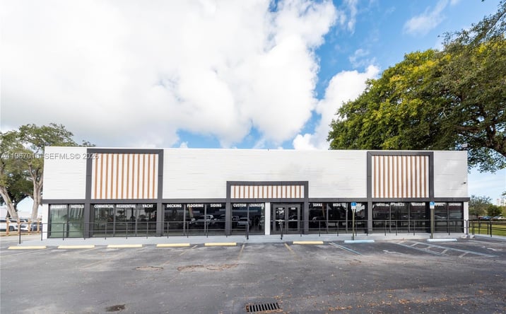 Pictures of Retail, Industrial property located at 1920-1936 Stirling Rd, Dania Beach, FL 33004 for sales - image #1
