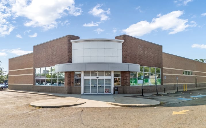 Pictures of Retail property located at 2229 E State, Salem, OH 44460 for sales - image #1