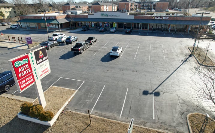 Pictures of Retail property located at 6701 W 75th St, Overland Park, KS 66204 for sales - image #1