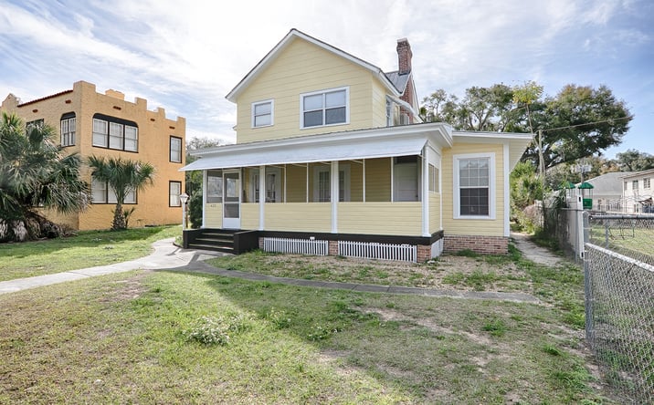 Pictures of Multifamily property located at 422 Citrus Ave, Eustis, FL 32726 for sales - image #1