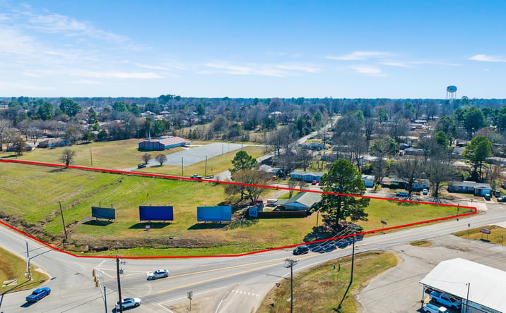 Pictures of Hospitality, Land, Retail, Special Purpose property located at 1520 20th St NE, Paris, TX 75460 for sales - image #1