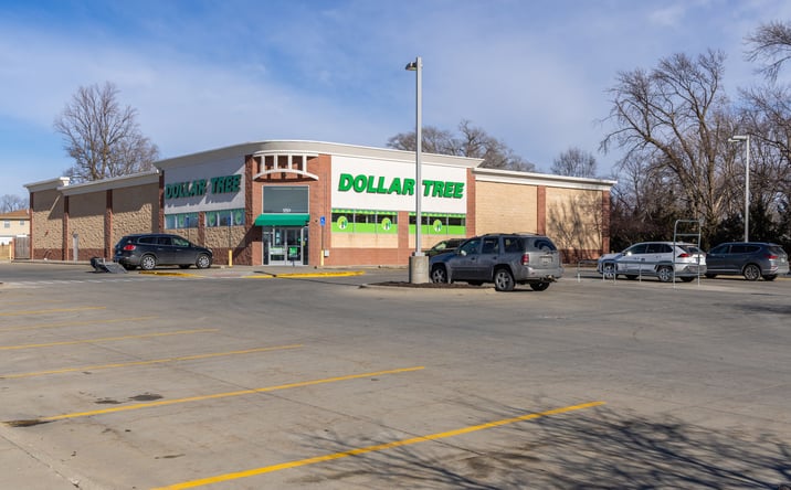 Pictures of Retail property located at 1701 Galvin Rd S, Bellevue, NE 68005 for sales - image #1