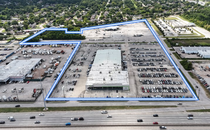 Pictures of Industrial property located at 8477 North Fwy, Houston, TX 77037 for sales - image #1