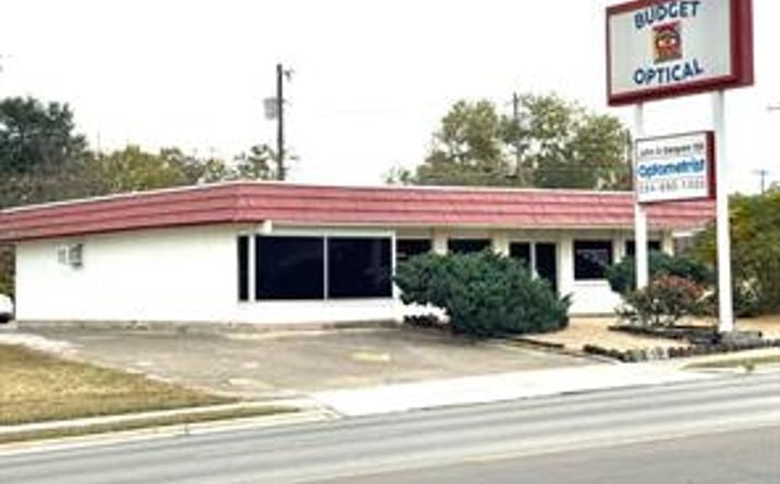 Pictures of Office property located at 1104-1106 S W S Young Drive, Killeen, TX 76543 for sales - image #1