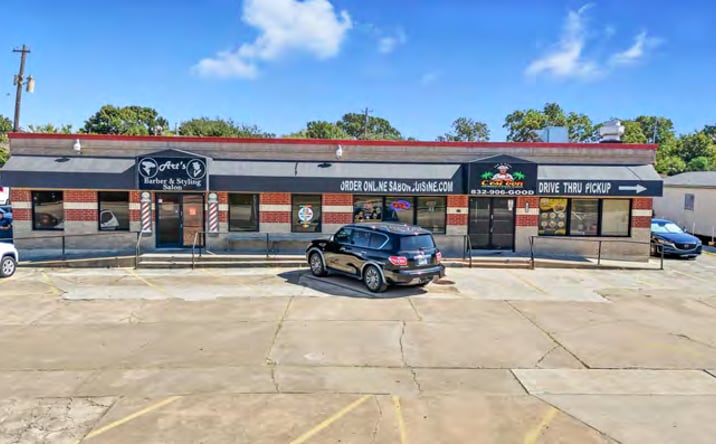 Pictures of Retail property located at 1024 Decker Drive, Baytown, TX 77520 for sales - image #1