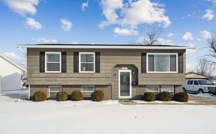Pictures of Land property located at 4602 Twin Pine Dr Ne, Cedarrapids, IA 52402 for sales - image #1