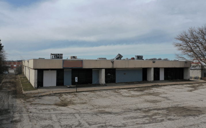 Pictures of Office, Retail property located at 4128 N Brady St, Davenport, IA 52806 for sales - image #1