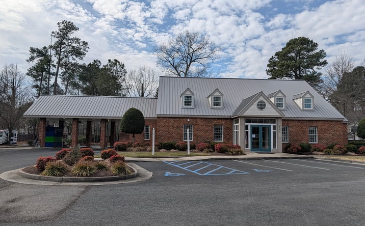 Pictures of Office, Retail property located at 201 Kiln Creek Pkwy, Yorktown, VA 23693 for sales - image #1