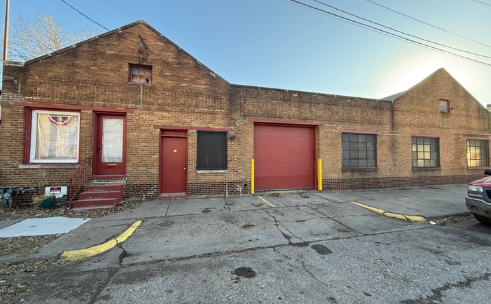 Pictures of Industrial property located at 1539 W 2nd St, Davenport, IA 52802 for sales - image #1