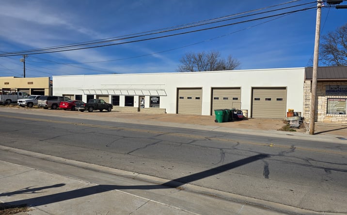 Pictures of Mixed Use, Office, Retail property located at 367 E Washington St, Stephenville, TX 76401 for sales - image #1