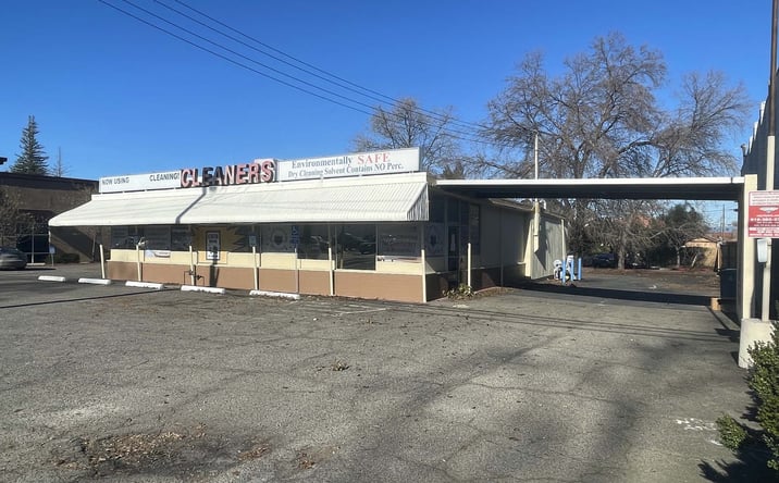 Pictures of Retail property located at 5901 Folsom Blvd, Sacramento, CA 95819 for sales - image #1