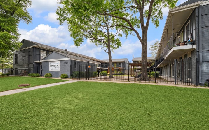 Pictures of Multifamily property located at 7500 Highcrest Dr, Houston, TX 77055 for sales - image #1