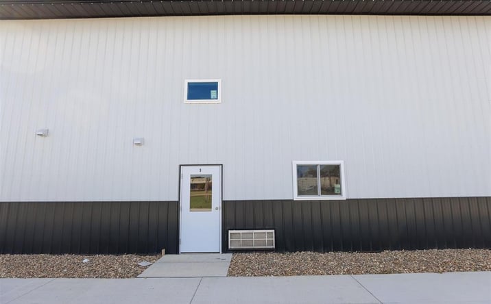 Pictures of Mixed Use property located at 3111 W Airline Hwy, Waterloo, IA 50703 for sales - image #1