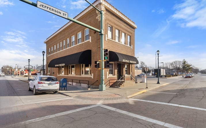 Pictures of Retail, Office, Mixed Use property located at 101 W Jefferson St, Winterset, IA 50273 for sales - image #1