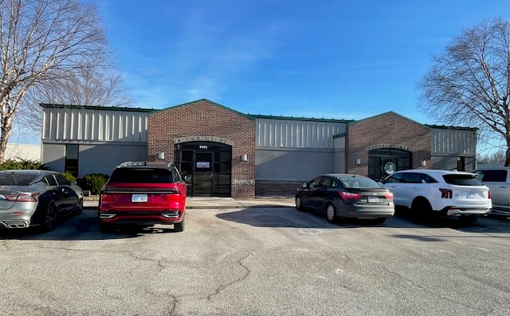 Pictures of Office property located at 3402 Airport Cir, Pittsburg, KS 66762 for sales - image #1