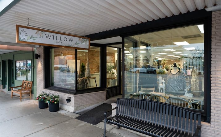Pictures of Retail, Office, Mixed Use property located at 131 E Woodin Ave, Chelan, WA 98816 for sales - image #1