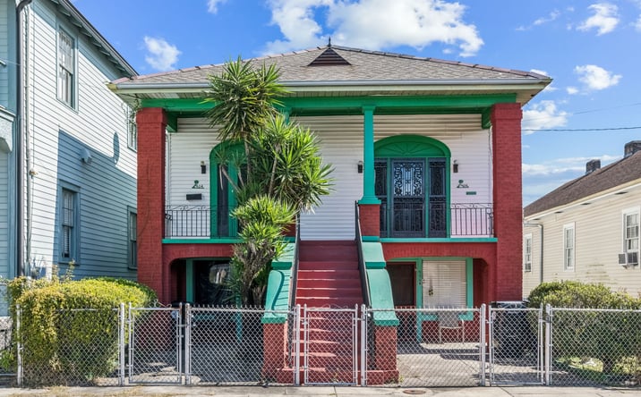 Pictures of Multifamily property located at 906 Verret St, New Orleans, LA 70114 for sales - image #1
