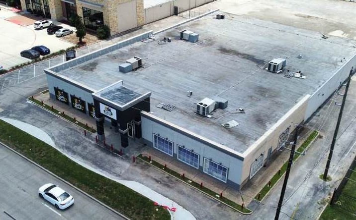 Pictures of Retail, Office, Industrial property located at 16525 North Freeway, Houston, TX 77090 for sales - image #1