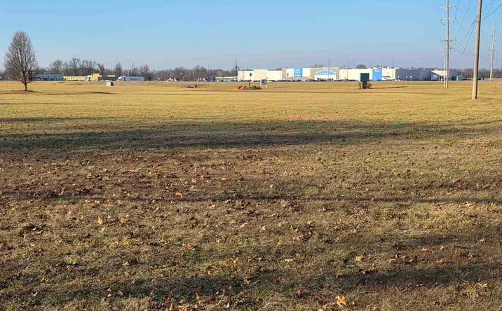 Pictures of Land property located at E 12th Street E, Flora, IL 62839 for sales - image #1