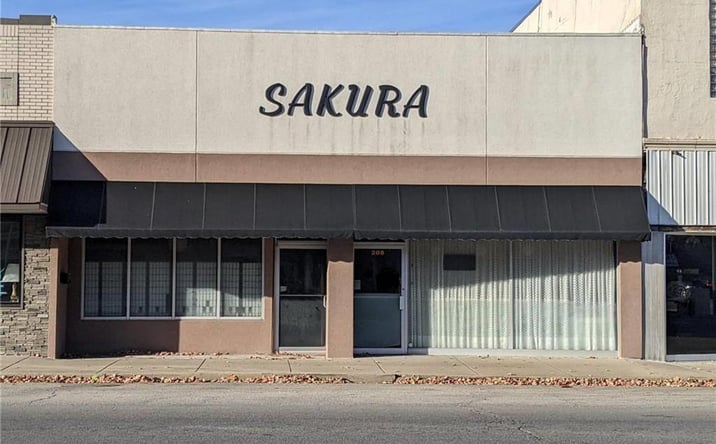 Pictures of Retail property located at 206 E MAIN Street 206 & 208, Salem, IL 62881 for sales - image #1