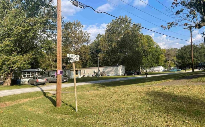 Pictures of Multifamily property located at 101 POPLAR Street, Desoto, IL 62924 for sales - image #1