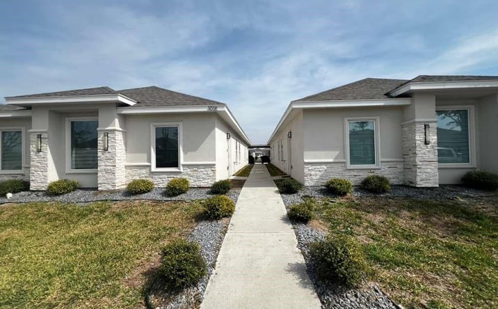 Pictures of Multifamily property located at 1018 N Abbey Avenue, Edinburg, TX 78541 for sales - image #1