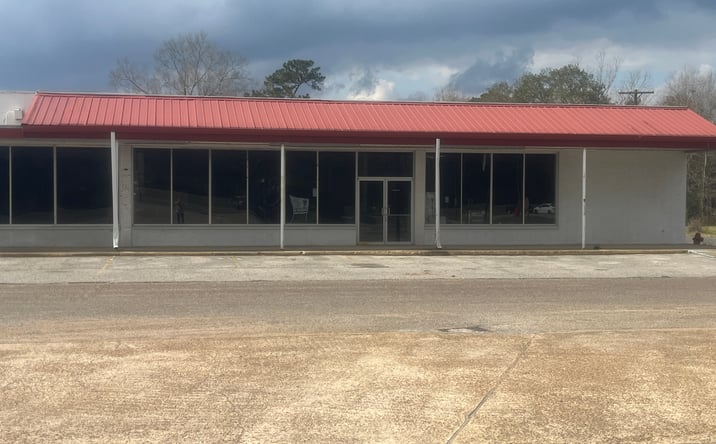 Pictures of Special Purpose property located at 511 Fisher St, Oakdale, LA 71463 for sales - image #1