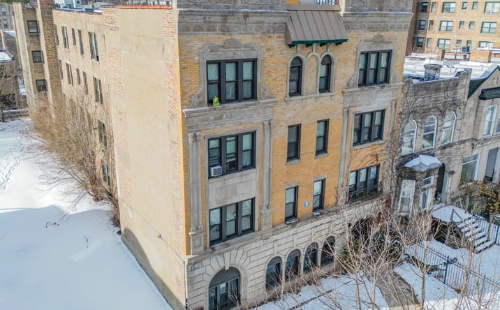 Pictures of Multifamily property located at 6126 S Woodlawn Ave, Chicago, IL 60637 for sales - image #1