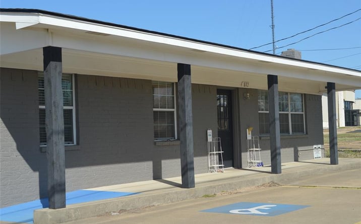 Pictures of Office property located at 802 W Front Street, De Kalb, TX 75559 for sales - image #1