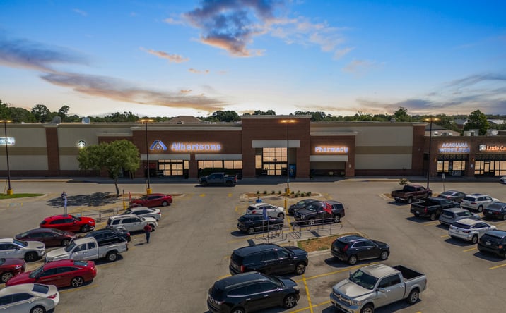 Pictures of Retail property located at 2863 Ambassador Caffery Pkwy, Lafayette, LA 70506 for sales - image #1