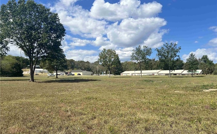 Pictures of Land property located at 14 Acres 7 Highway, Warsaw, MO 65355 for sales - image #1