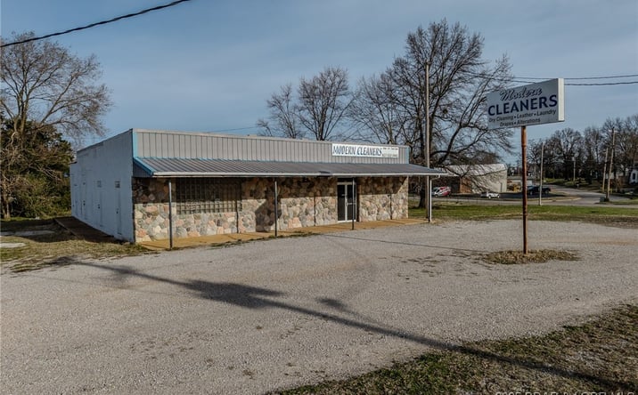 Pictures of Business for Sale property located at 269 Sixth Street E, Lebanon, MO 65536 for sales - image #1