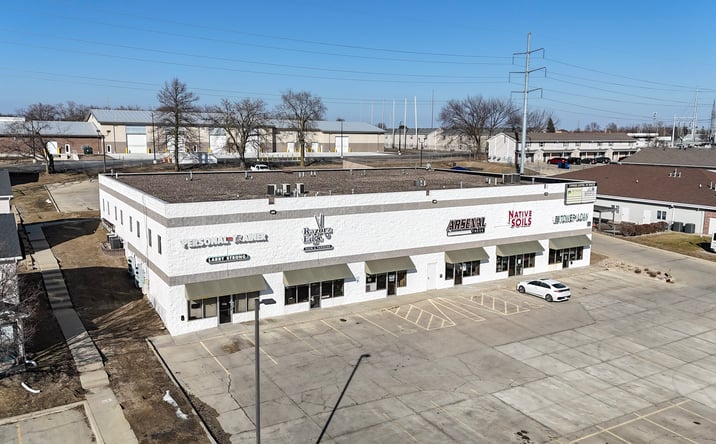 Pictures of Retail property located at 1717 R T Dunn Dr, Bloomington, IL 61701 for sales - image #1