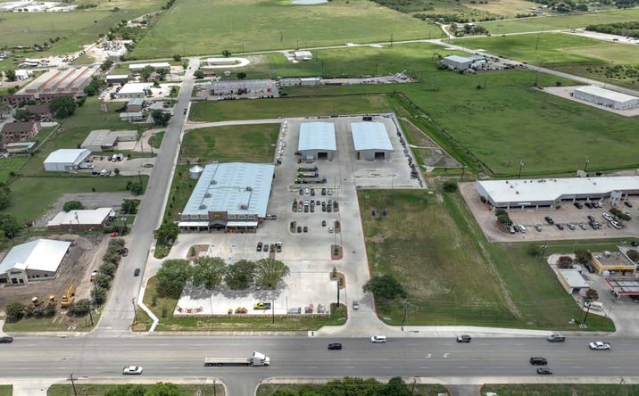 Pictures of Retail, Office, Land property located at 1600 S Colorado St, Lockhart, TX 78664 for sales - image #1
