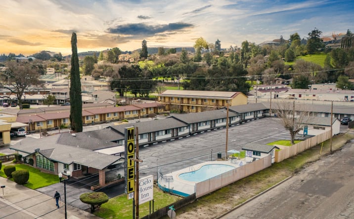 Pictures of Hospitality property located at 2749 Spring St, Paso Robles, CA 93446 for sales - image #1