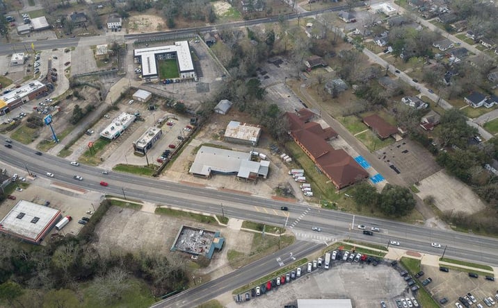 Pictures of Retail property located at 1006 S Timberland Dr, Lufkin, TX 75901 for sales - image #1
