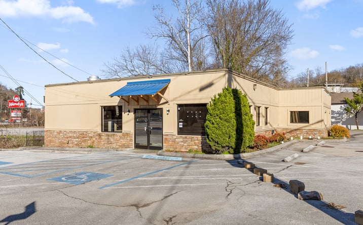 Pictures of Hospitality, Retail property located at 1800 Dayton Blvd, Chattanooga, TN 37405 for sales - image #1