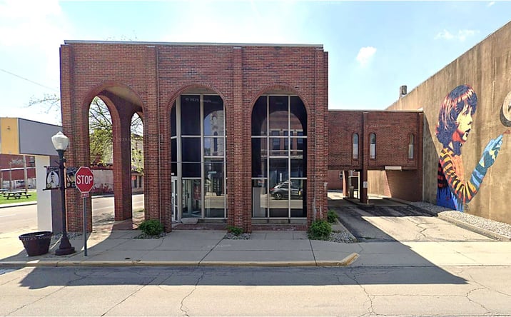 Pictures of Retail property located at 202 N Harrison St, Alexandria, IN 46001 for sales - image #1